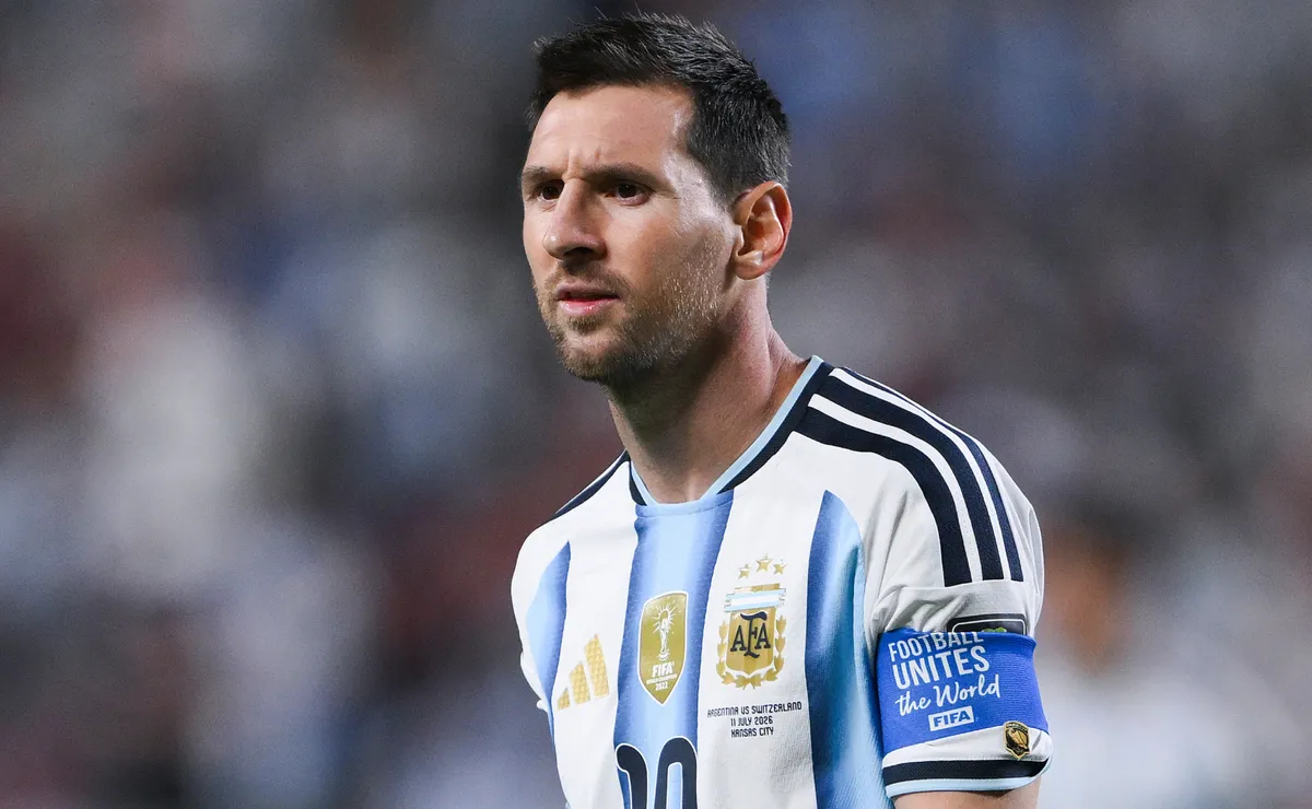 Argentina looks beyond Messi as serious candidate to inherit No. 10 shirt emerges