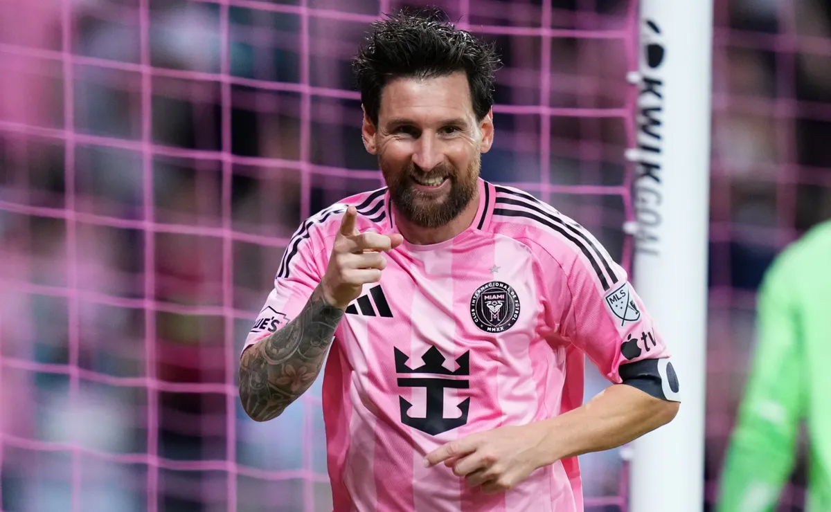 Video: Lionel Messi reaches 934 career goals with brace for Inter Miami vs DC United at 2026 MLS season