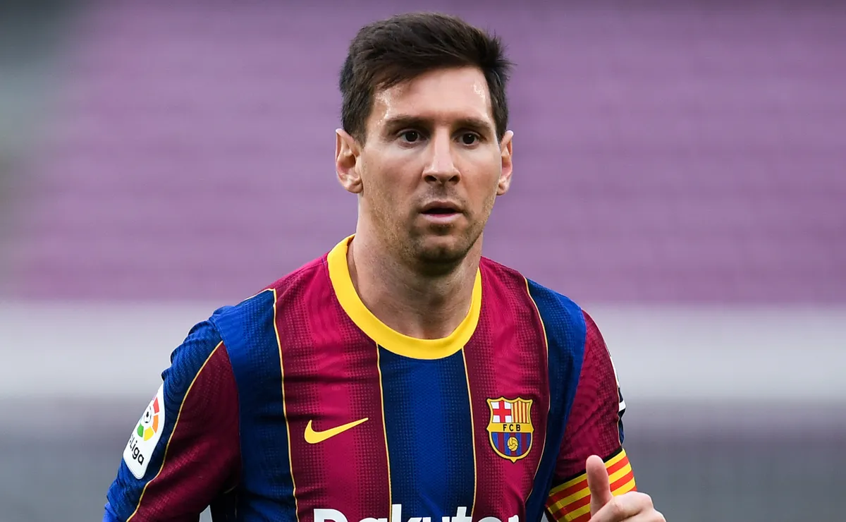 Lionel Messi sends emotional message to Barcelona fans during return to Spain