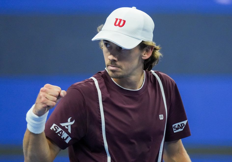 De Minaur ultrapassa Djokovic na corrida e propõe mudanças