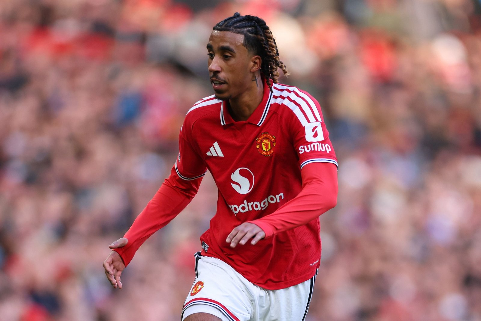 Leny Yoro lined up for Manchester United exit and surprise reunion: report