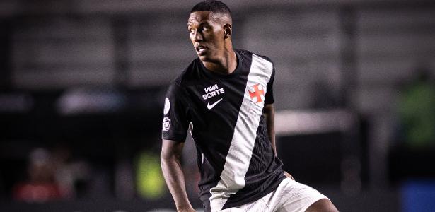 Robert Renan, do Vasco, sofre acidente de carro