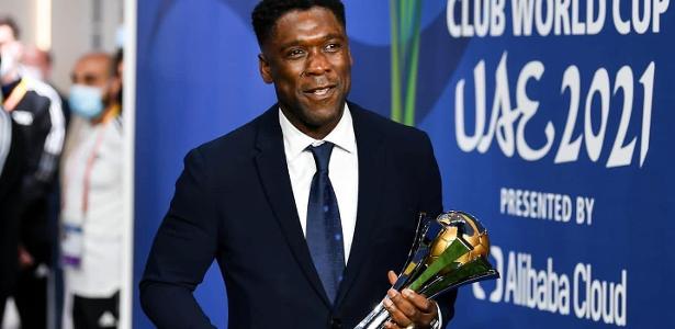 Corinthians foi seduzido por coragem de Seedorf após série de negativas