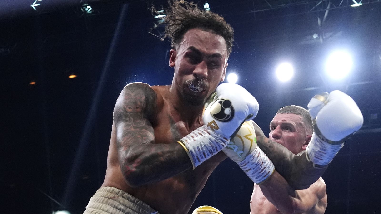 Ben Whittaker clings on to outpoint Conor Wallace as he endures final round fright to claim unanimous decision win | Boxing News