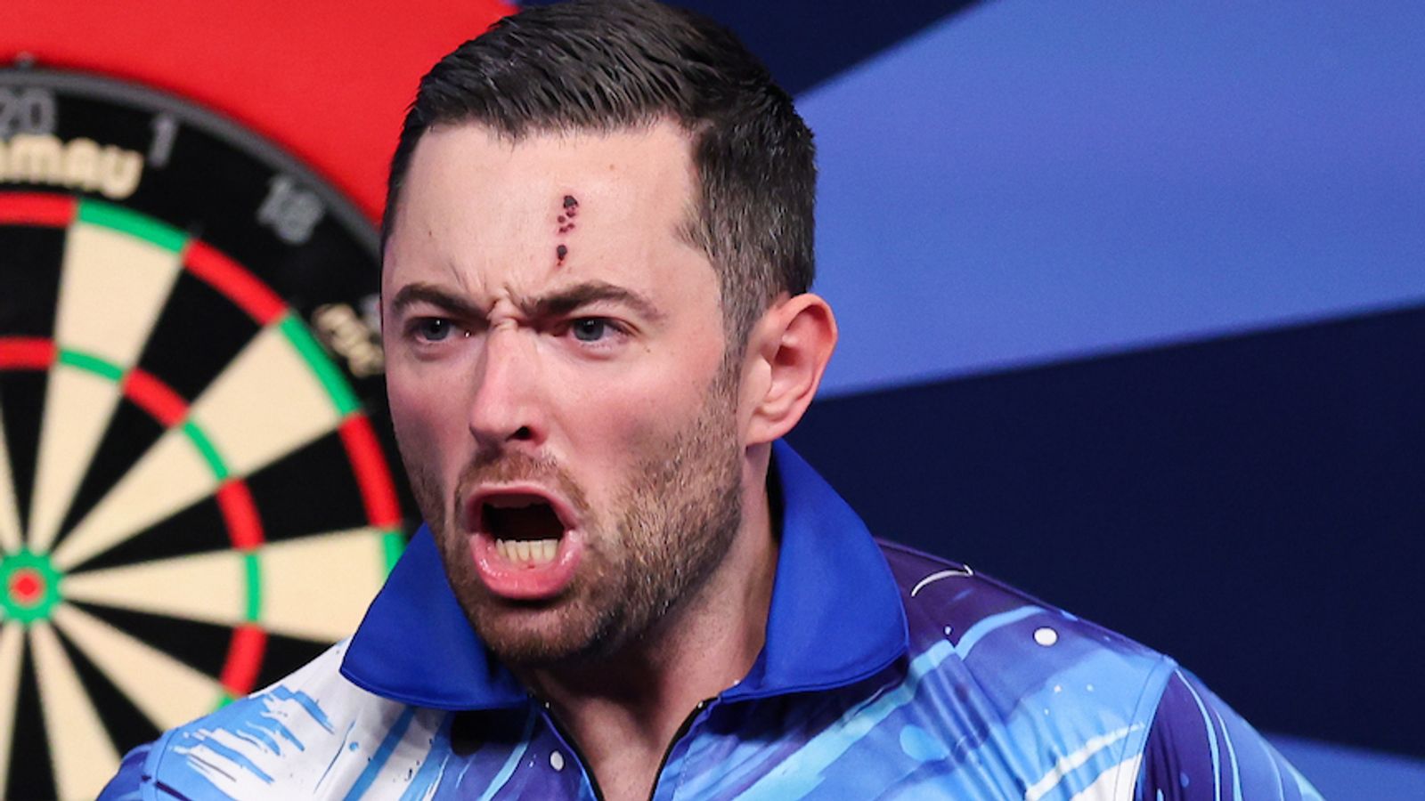 World Grand Prix Darts: Luke Humphries beats Gerwyn Price 6-4 after epic comeback to claim major title in Leicester | Darts News