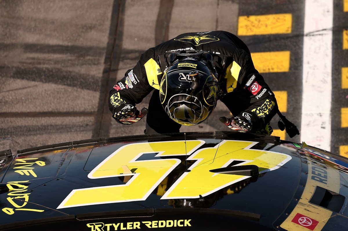 Reddick encerra seca de seis meses e vence em Phoenix